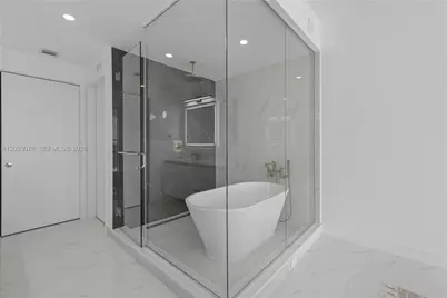 700 NE 24th St #2201, Miami, FL 33137 - Photo 26