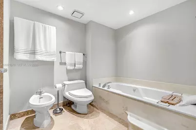 520 Brickell Key Dr #A700, Miami, FL 33131 - Photo 18