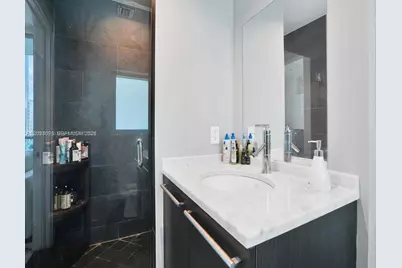 900 Biscayne Blvd #2412, Miami, FL 33132 - Photo 16