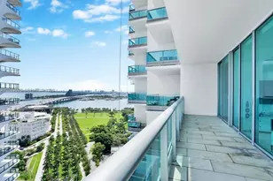 900 Biscayne Blvd, Miami, FL 33132 - Photo 1