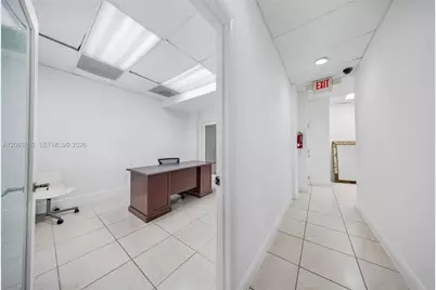 5401 Collins Ave #CU-9, Miami Beach, FL 33140 - Photo 2
