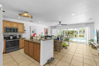 809 SE 14th Dr, Deerfield Beach, FL 33441 - Photo 22
