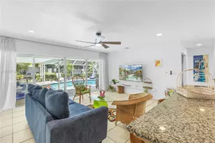 809 SE 14th Dr, Deerfield Beach, FL 33441 - Photo 2