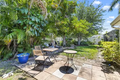 809 SE 14th Dr, Deerfield Beach, FL 33441 - Photo 16
