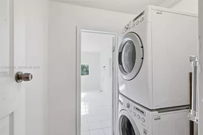135 SW 27th Rd, Miami, FL 33129 - Photo 22
