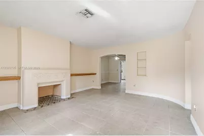 135 SW 27th Rd, Miami, FL 33129 - Photo 6