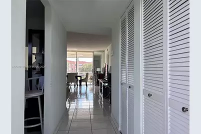 9900 Sunrise Lakes Blvd #210, Sunrise, FL 33322 - Photo 2