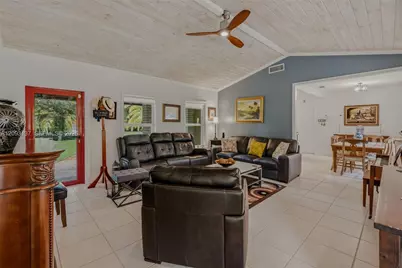 9801 SW 96th St, Miami, FL 33176 - Photo 10
