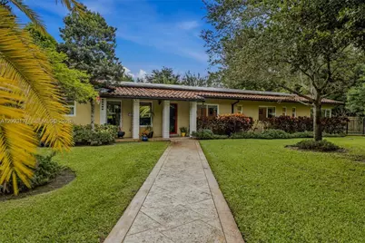 9801 SW 96th St, Miami, FL 33176 - Photo 2