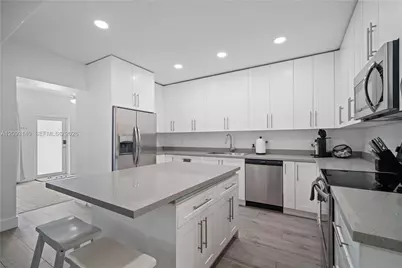 836 NW 33rd Ave, Miami, FL 33125 - Photo 12