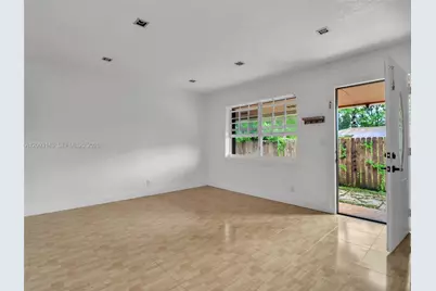 401 SW 4th Ter, Hallandale Beach, FL 33009 - Photo 12