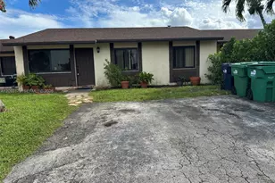 4756 SW 136th Pl, Miami, FL 33175 - Photo 2
