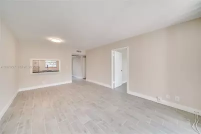 9230 Lagoon Pl #111, Davie, FL 33324 - Photo 6