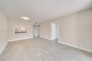 9230 Lagoon Pl, Davie, FL 33324 - Photo 6