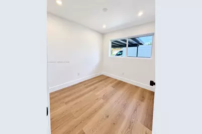 1711 NW 26th Ave, Fort Lauderdale, FL 33311 - Photo 8