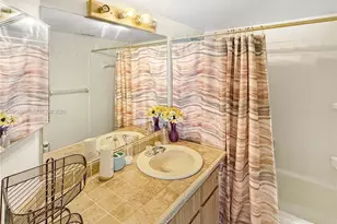9926 Twin Lakes Dr, Coral Springs, FL 33071 - Photo 10