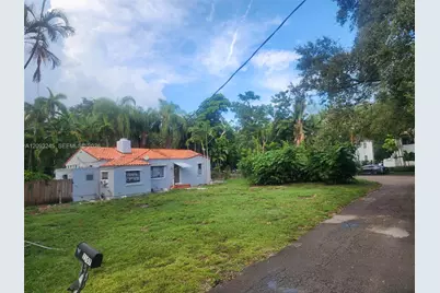 1107 NE 117th St, Biscayne Park, FL 33161 - Photo 1