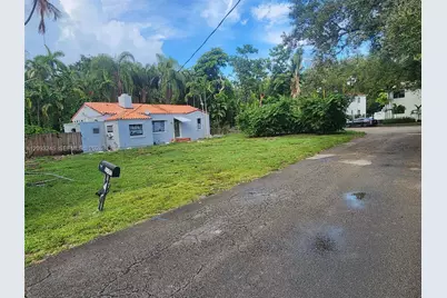 1107 NE 117th St, Biscayne Park, FL 33161 - Photo 2