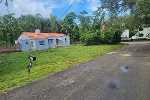 1107 NE 117th St, Biscayne Park, FL 33161 - Photo 2