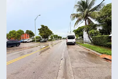1284 W 44th Pl #1, Hialeah, FL 33012 - Photo 24