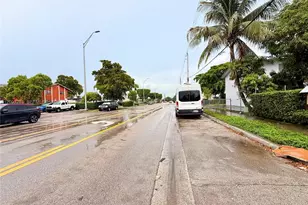 1284 W 44th Pl, Hialeah, FL 33012 - Photo 24