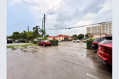 1284 W 44th Pl #1, Hialeah, FL 33012 - Photo 22