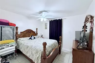 1284 W 44th Pl, Hialeah, FL 33012 - Photo 12