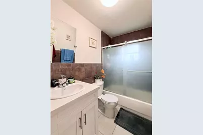 1284 W 44th Pl #1, Hialeah, FL 33012 - Photo 14