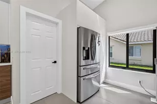 981 SW 126th Way, Davie, FL 33325 - Photo 26