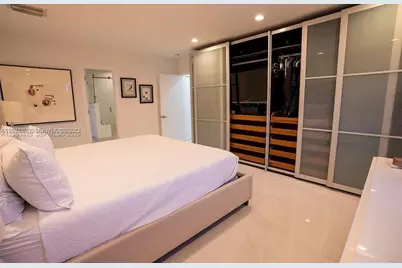 [Address not provided], Hallandale Beach, FL 33009 - Photo 4