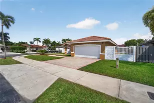 7851 SW 163rd Pl, Miami, FL 33193 - Photo 2