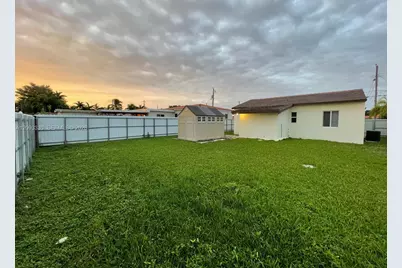 3330 NW 18th St, Miami, FL 33125 - Photo 22
