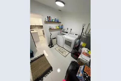 3330 NW 18th St, Miami, FL 33125 - Photo 18