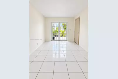 712 NE 26th Ave, Hallandale Beach, FL 33009 - Photo 12