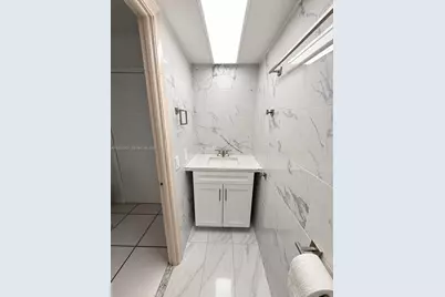 712 NE 26th Ave, Hallandale Beach, FL 33009 - Photo 26