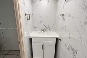 712 NE 26th Ave, Hallandale Beach, FL 33009 - Photo 26