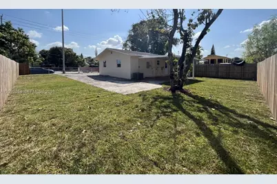 991 E 20th St, Hialeah, FL 33013 - Photo 4