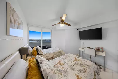 6301 Collins Ave #2107, Miami Beach, FL 33141 - Photo 16