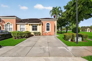23702 SW 110th Ave, Homestead, FL 33032 - Photo 2
