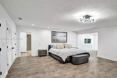 20100 NE 20th Ct, Miami, FL 33179 - Photo 16