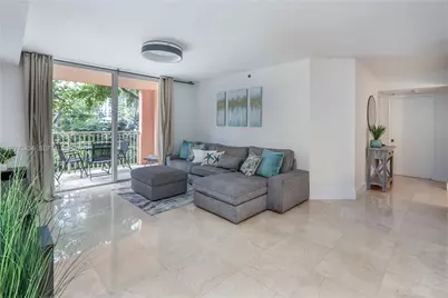 19555 E Country Club Dr #8202, Aventura, FL 33180 - Photo 4