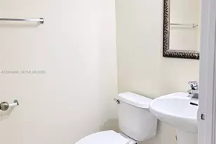 20844 NW 2nd St, Pembroke Pines, FL 33029 - Photo 14