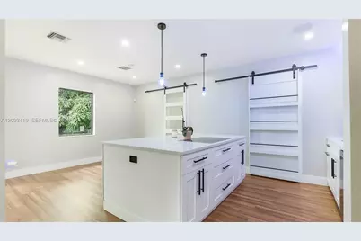 817 NW 17th St, Fort Lauderdale, FL 33311 - Photo 2