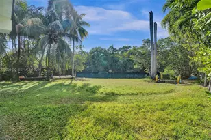 18500 NE 23rd Ct, Miami, FL 33180 - Photo 28