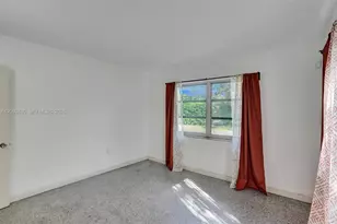 18500 NE 23rd Ct, Miami, FL 33180 - Photo 14
