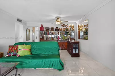 610 NE 12th Ave #602, Hallandale Beach, FL 33009 - Photo 4