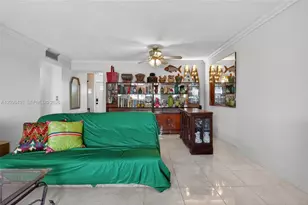 610 NE 12th Ave, Hallandale Beach, FL 33009 - Photo 4