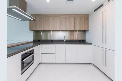 1000 Brickell Plz #4104, Miami, FL 33131 - Photo 12