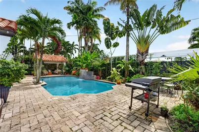 13310 NW 8th St, Miami, FL 33182 - Photo 12