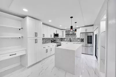 9861 NW 6th Ct, Plantation, FL 33324 - Photo 6